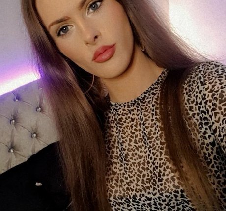 18歳のOnlyFans ホット ギャラリー