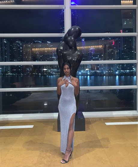 巨乳とお尻のOnlyFans セックス ギャラリー