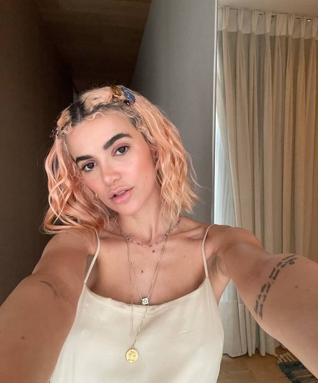 Manu Gavassi スター xxx 写真