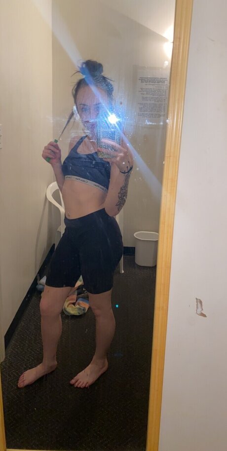 little mamas エロティックモデル 写真