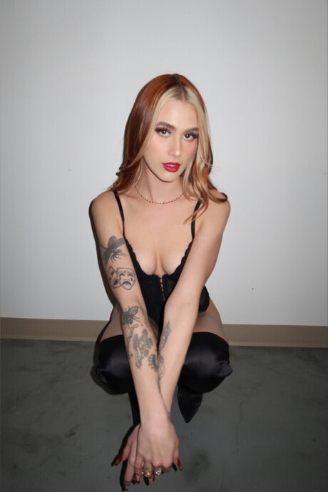 ame FREE かわいいモデル 写真