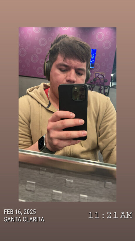 Alex Jr Sereno 独占スター 写真