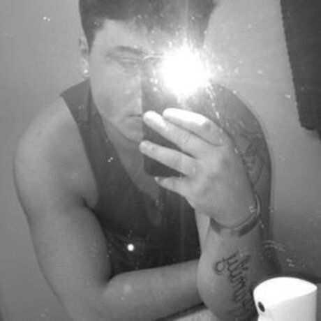 KOLTEN LEVI アダルトモデル 画像