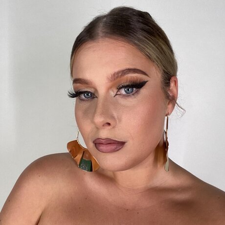 Krueladovil ポルノスター ヌード 画像