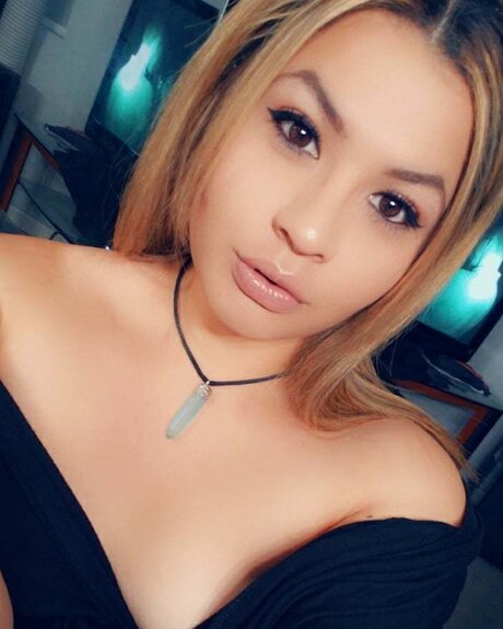 BratYv エロティックなスター 画像