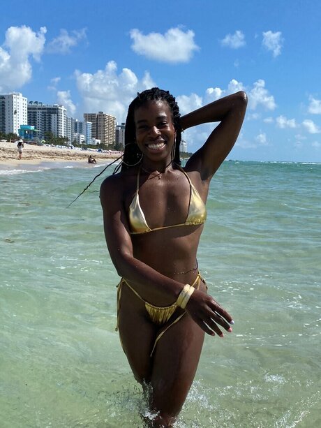 Goddess of Water ポルノスター xxx 写真