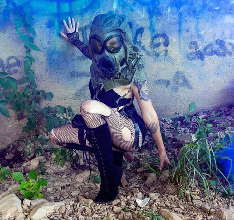 Emmy Wyatt アダルトモデル 写真