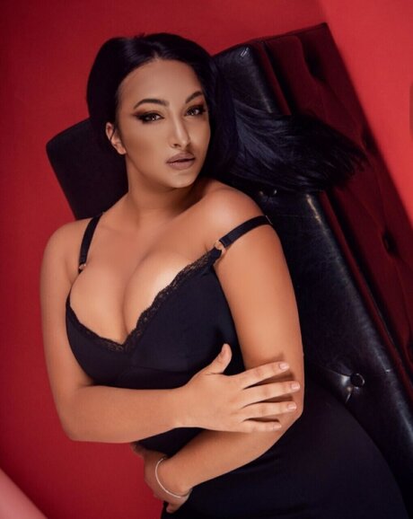 大きな乳首OnlyFans 無料裸 写真