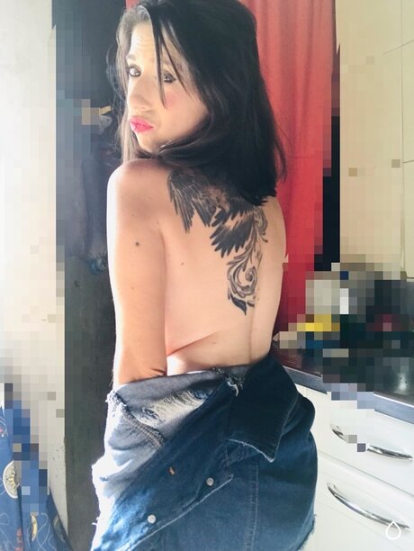 Garothenha ポルノスター エロティック 画像