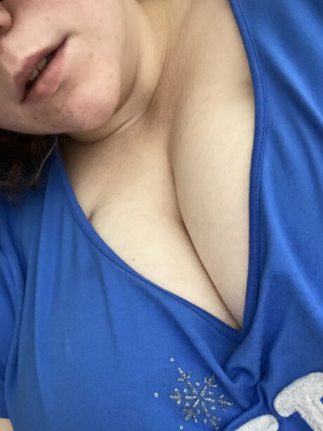 Kartika 裸モデル 写真