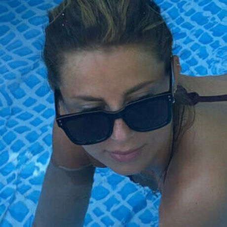 美しい足 OnlyFans エロチック 画像