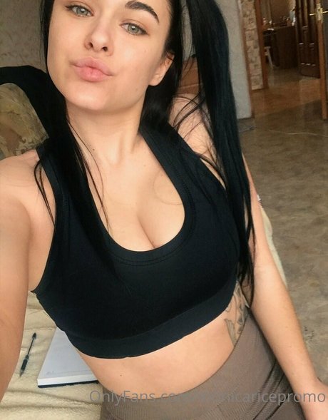 レズビアンの指入れOnlyFans 美しいポルノ 写真