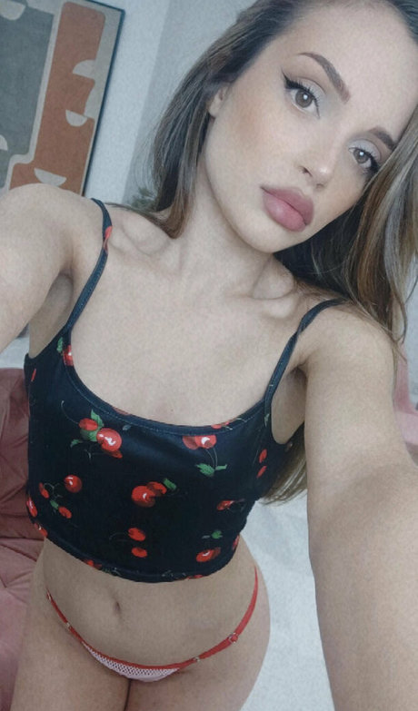 スリムな熟女OnlyFans 無料裸 写真