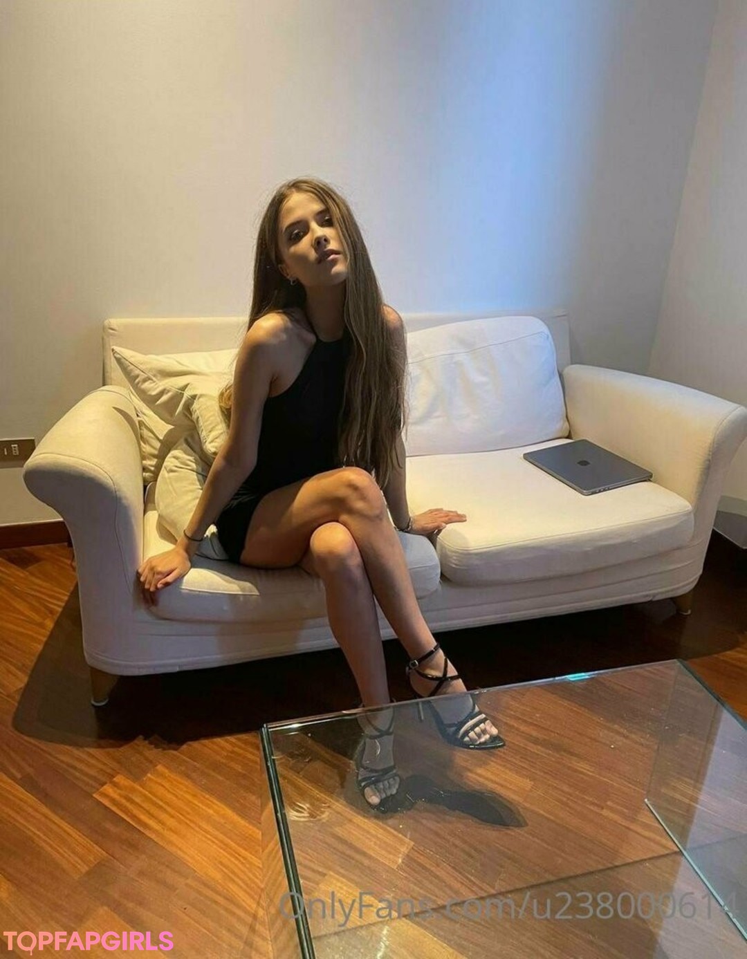 ボディビルダーカップルOnlyFans 無料セクシー 写真