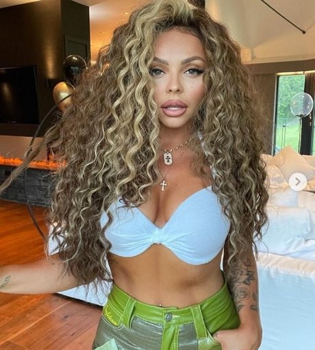 Jesy Nelson ヌードのポルノスター 画像