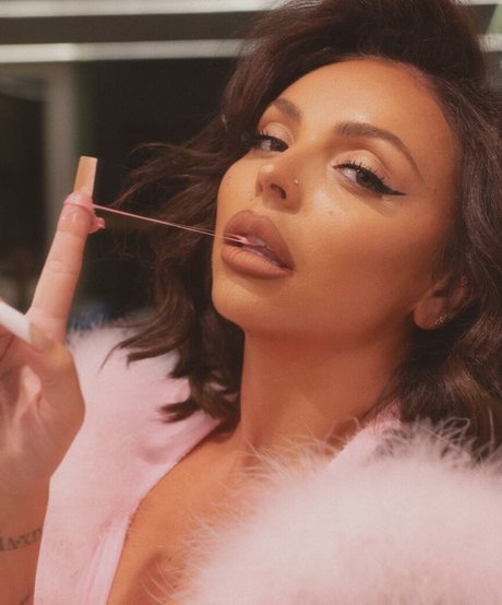 Jesy Nelson 高品質スター ギャラリー