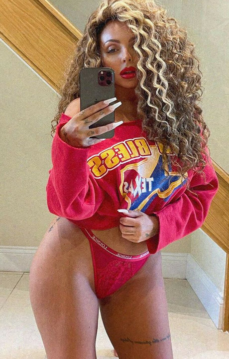 Jesy Nelson 無料スター 写真