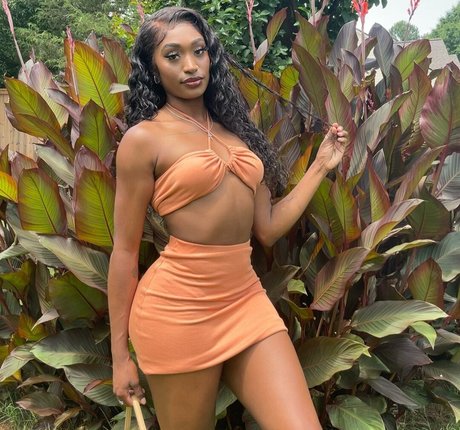 ItsTavvi xxxポルノスター 画像