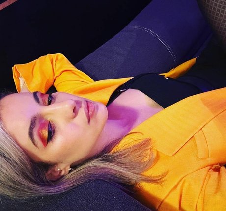 asmrベイビーonlyfans 美しいヌード 画像