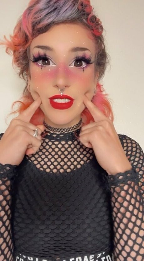 emeryfennecfree アダルトモデル 画像