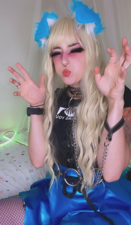 emeryfennecfree ヌードのポルノスター 画像