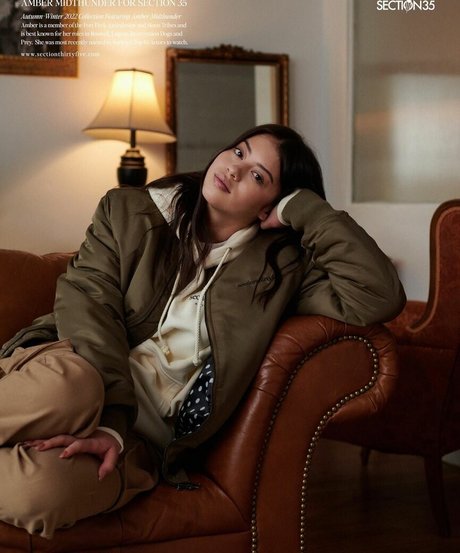 Amber Midthunder 高品質モデル 写真