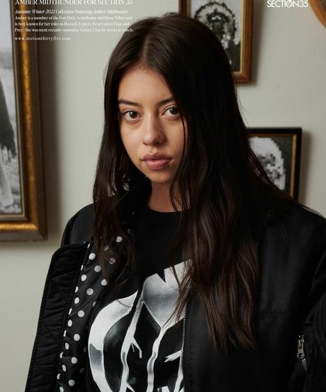 Amber Midthunder 独占ポルノスター ギャラリー