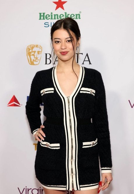 Amber Midthunder 美しいポルノスター 写真