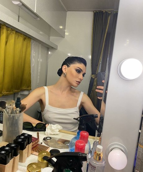 フェムボーイアジアンOnlyFans 美しいヌード 画像