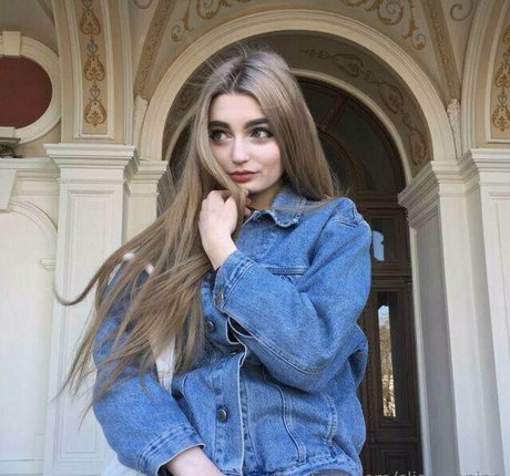 alice hot xxx アダルトモデル 画像