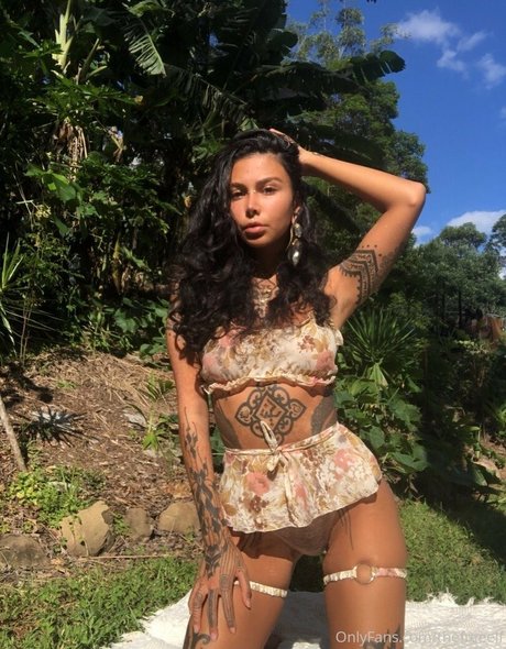 Thefreeelf エロティック女優 写真