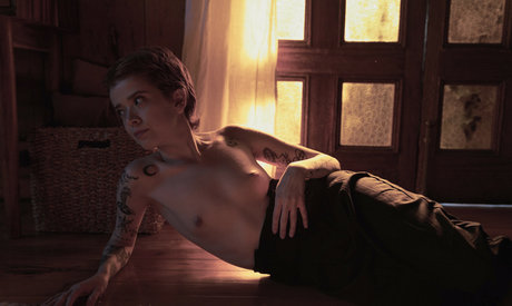 Ann Cid スター 裸 画像