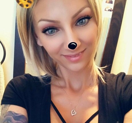 アジア人痴女OnlyFans 可愛い 写真