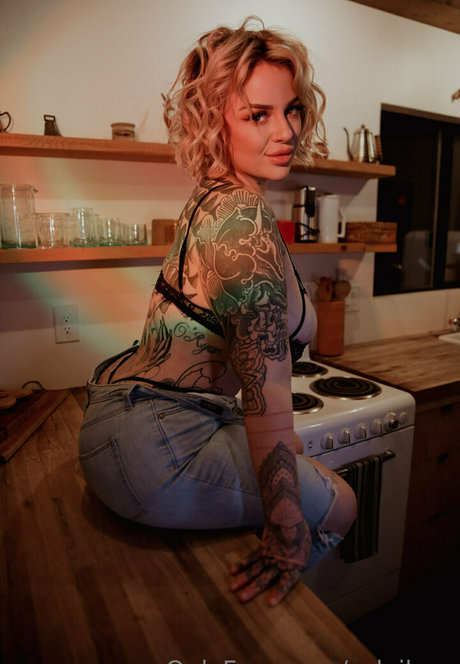 soleilsux 裸のモデル 写真