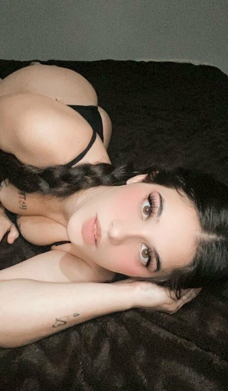 白いプッシーOnlyFans 無料 画像