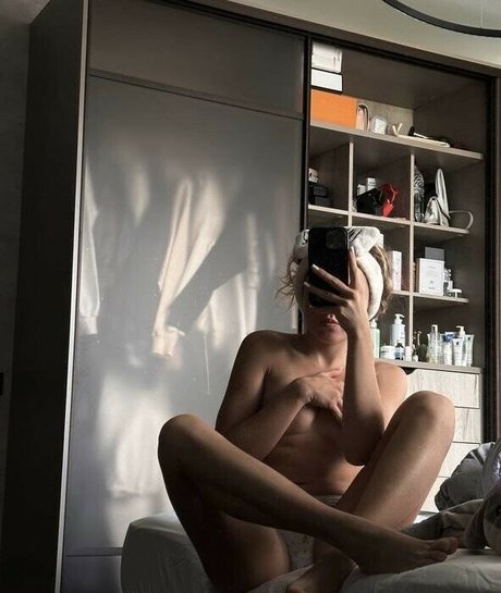 Zelentsova Nicole ヌードモデル 写真