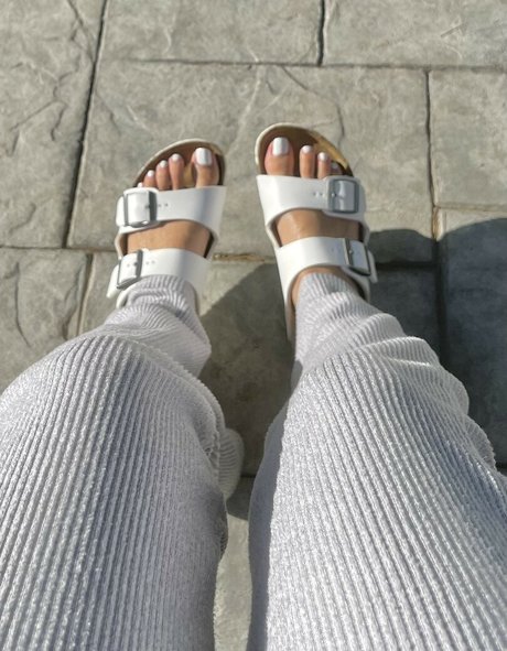 公共の場での猫のOnlyFans ホット裸 写真