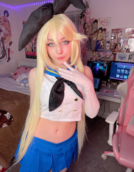 ルビーオンリーファン セクシー裸 写真