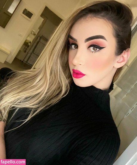 Elloah Guedes 裸のモデル 画像