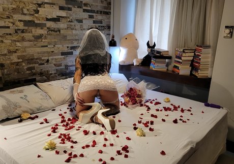 Melissa Sayuri ヌードモデル 写真