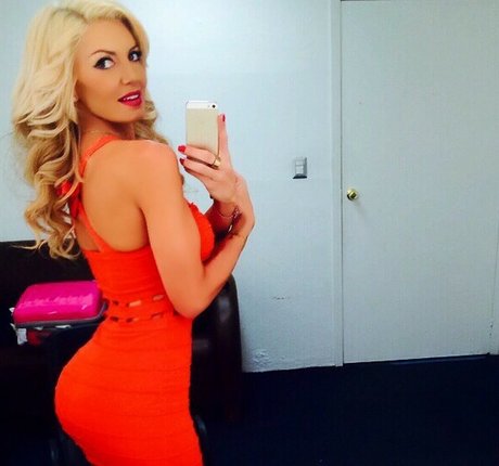 黒のランジェリーOnlyFans ホット裸 写真