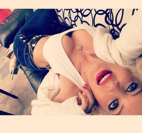 ホットな裸のOnlyFans ポルノ 写真