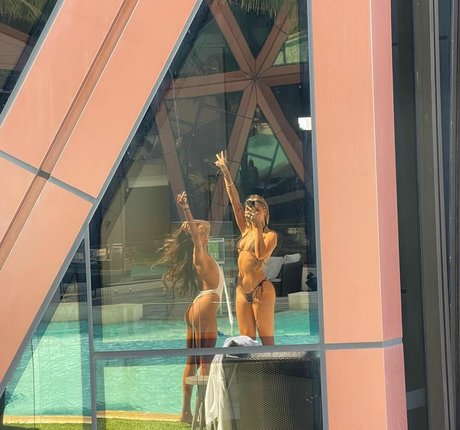 金髪ストリップOnlyFans xxx 画像