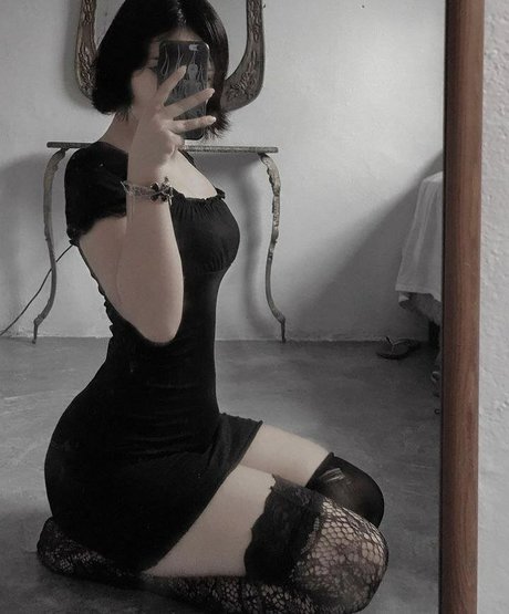 Slythye ポルノスター xxx 写真