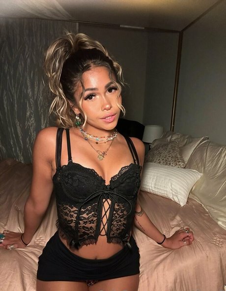 イタリア人熟女OnlyFans セクシーxxx 写真