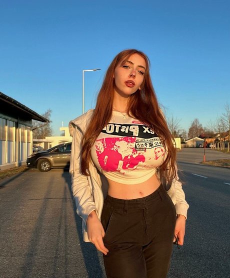 Eilse Deinsee ポルノスター 美しい ギャラリー