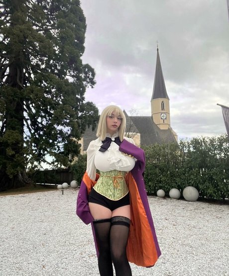 Eilse Deinsee 裸のモデル 画像