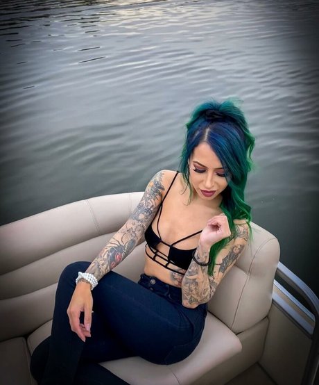 meghanelle アートスター 写真