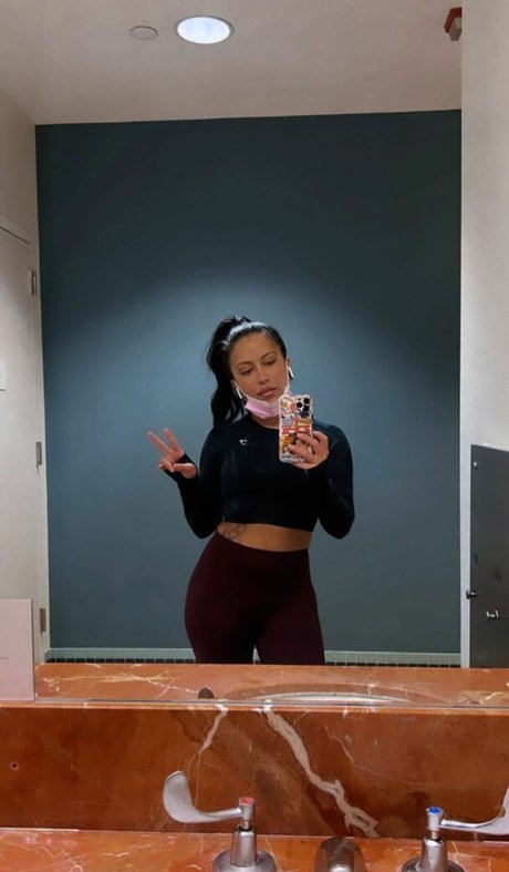 meghanelle ポルノ女優 画像