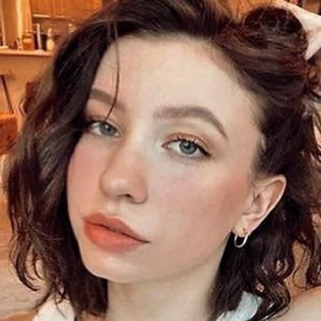 Katelyn Nacon 限定モデル アーカイブ